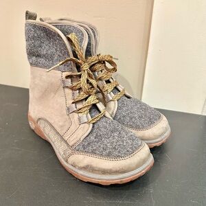 Chaco Tan Boots. Ladies 6.5